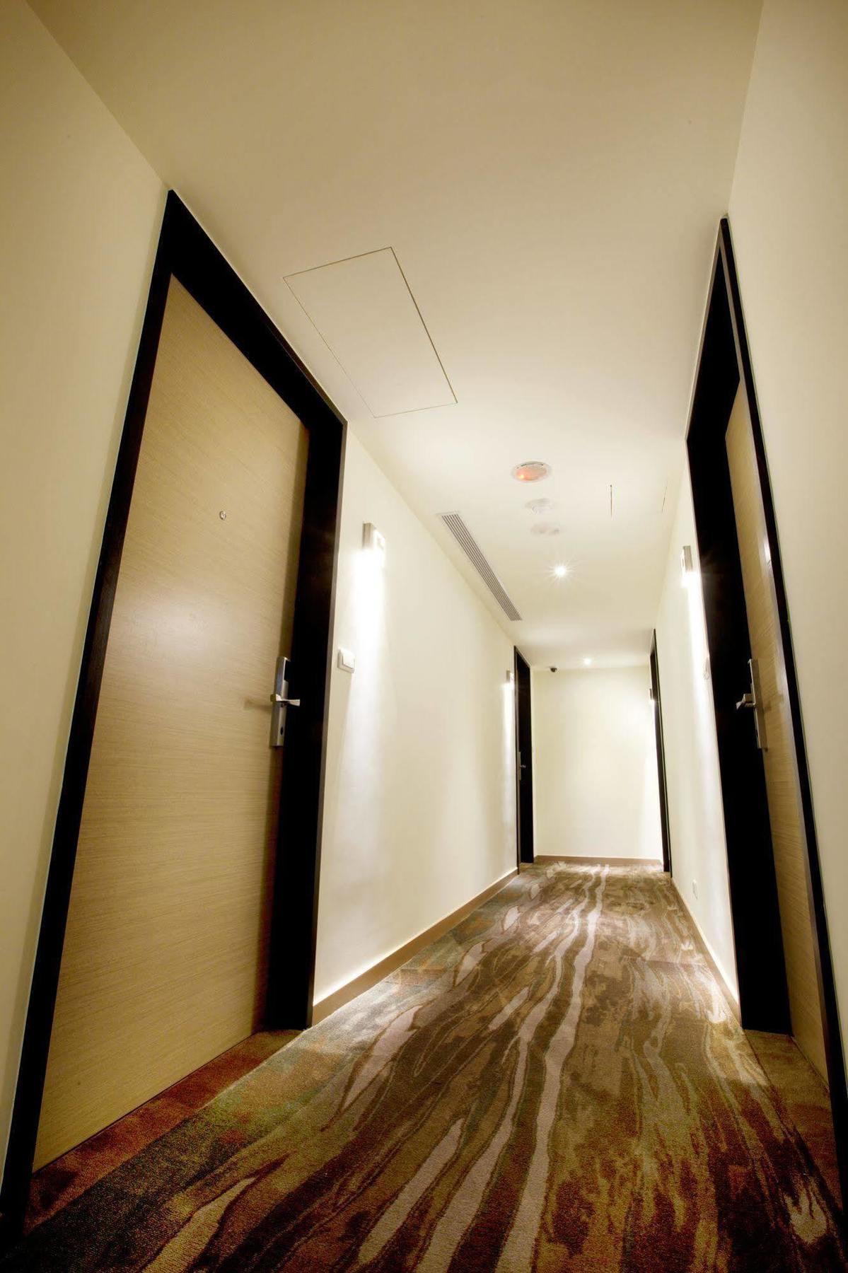 The Corner House Hotel Тайпей Екстериор снимка