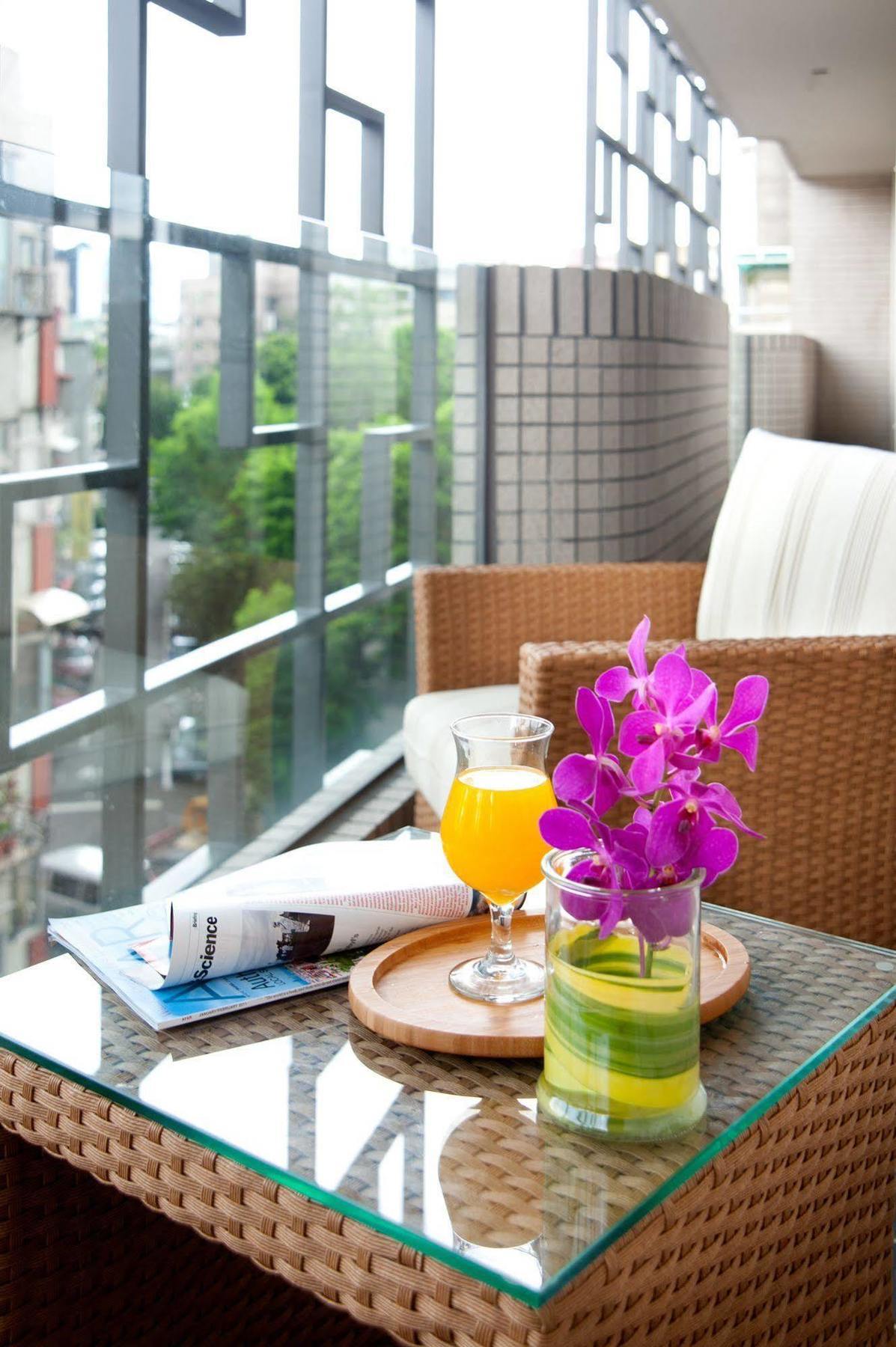 The Corner House Hotel Тайпей Екстериор снимка